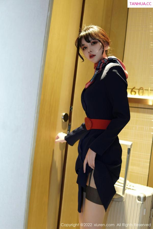   [XiuRen]高清写真图 2022.12.27 No.6048 桃桃子_ 空姐制服第9张图片